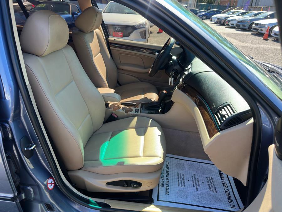 used 2002 BMW 325 car, priced at $4,995