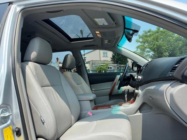 used 2008 Toyota Highlander car, priced at $7,995