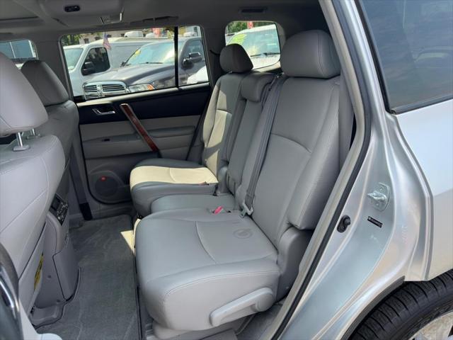 used 2008 Toyota Highlander car, priced at $7,995