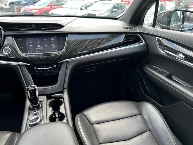 used 2022 Cadillac XT6 car, priced at $28,995