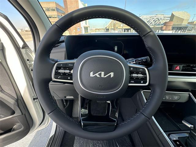 new 2025 Kia Carnival car, priced at $48,880