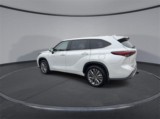 used 2022 Toyota Highlander car, priced at $41,943