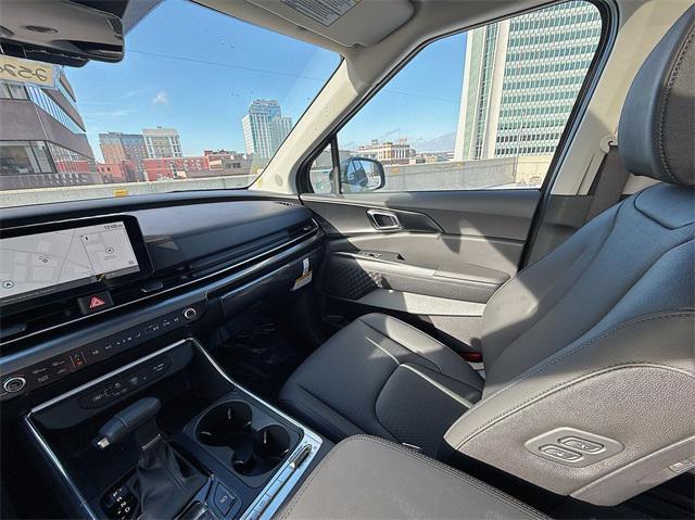 new 2025 Kia Carnival car, priced at $52,260