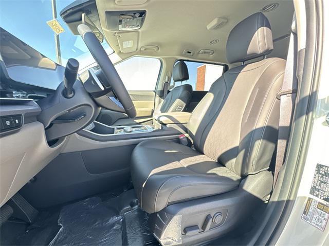 new 2025 Kia Carnival car, priced at $44,360