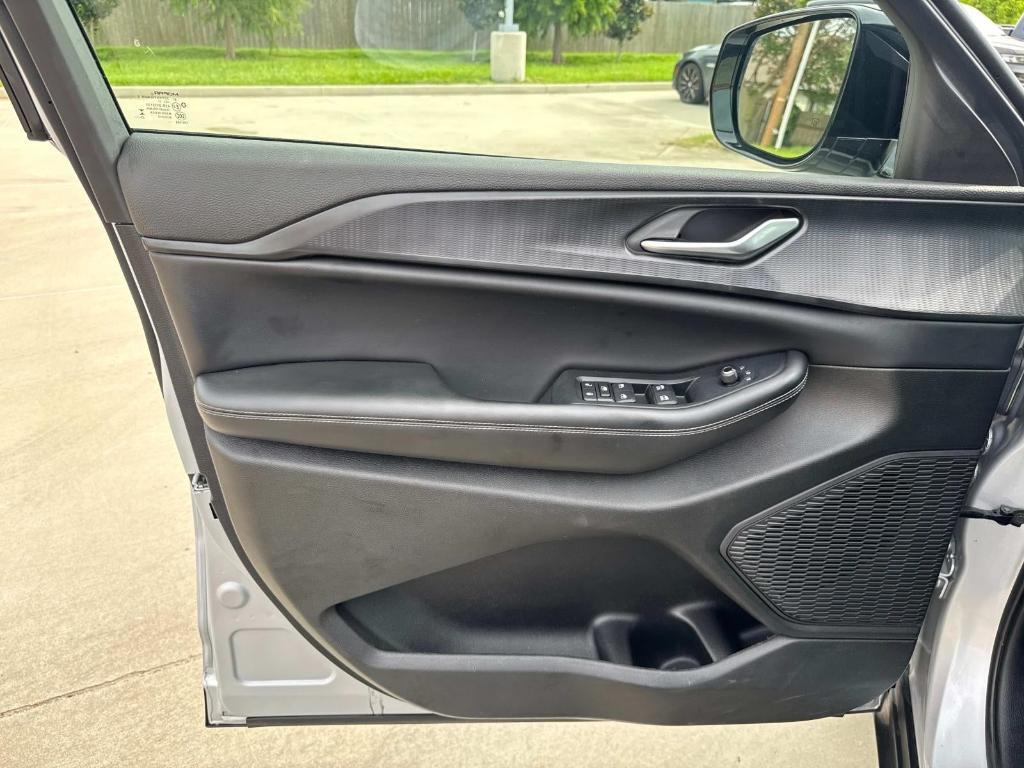 used 2023 Jeep Grand Cherokee car, priced at $32,892