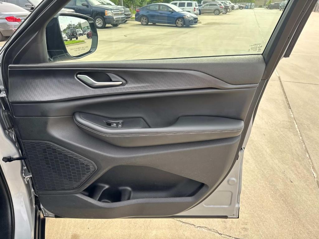 used 2023 Jeep Grand Cherokee car, priced at $32,892