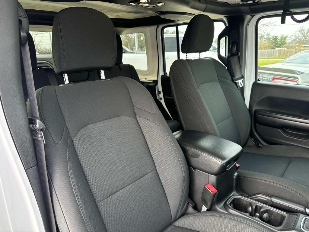 used 2021 Jeep Wrangler Unlimited car, priced at $25,869