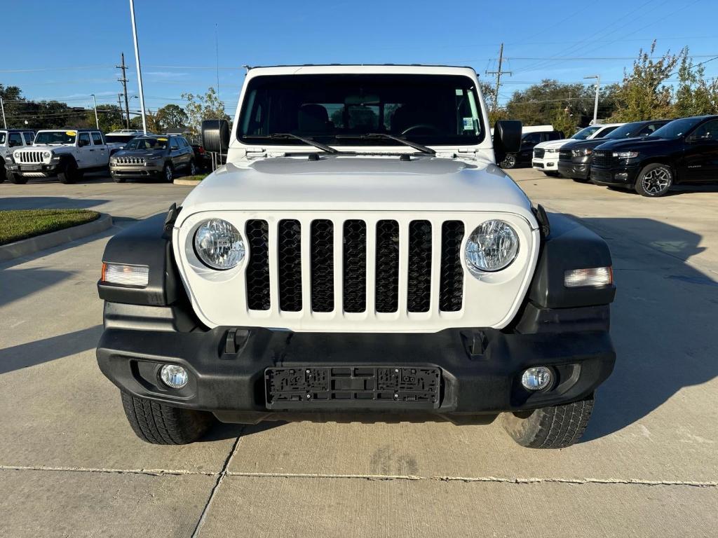 used 2022 Jeep Gladiator car, priced at $30,992