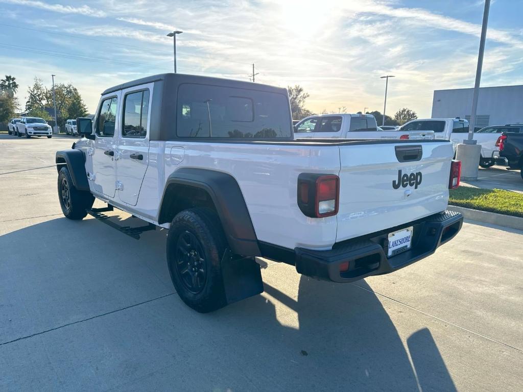 used 2022 Jeep Gladiator car, priced at $30,992