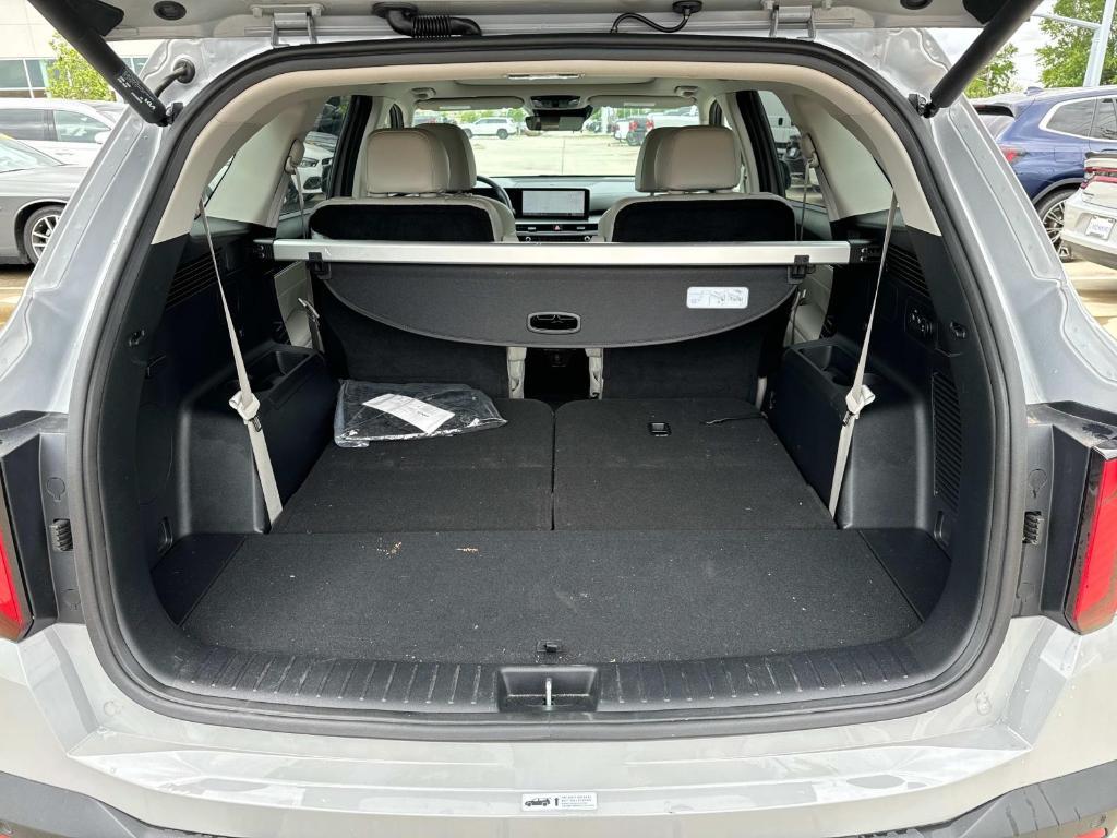 used 2024 Kia Sorento car, priced at $37,467