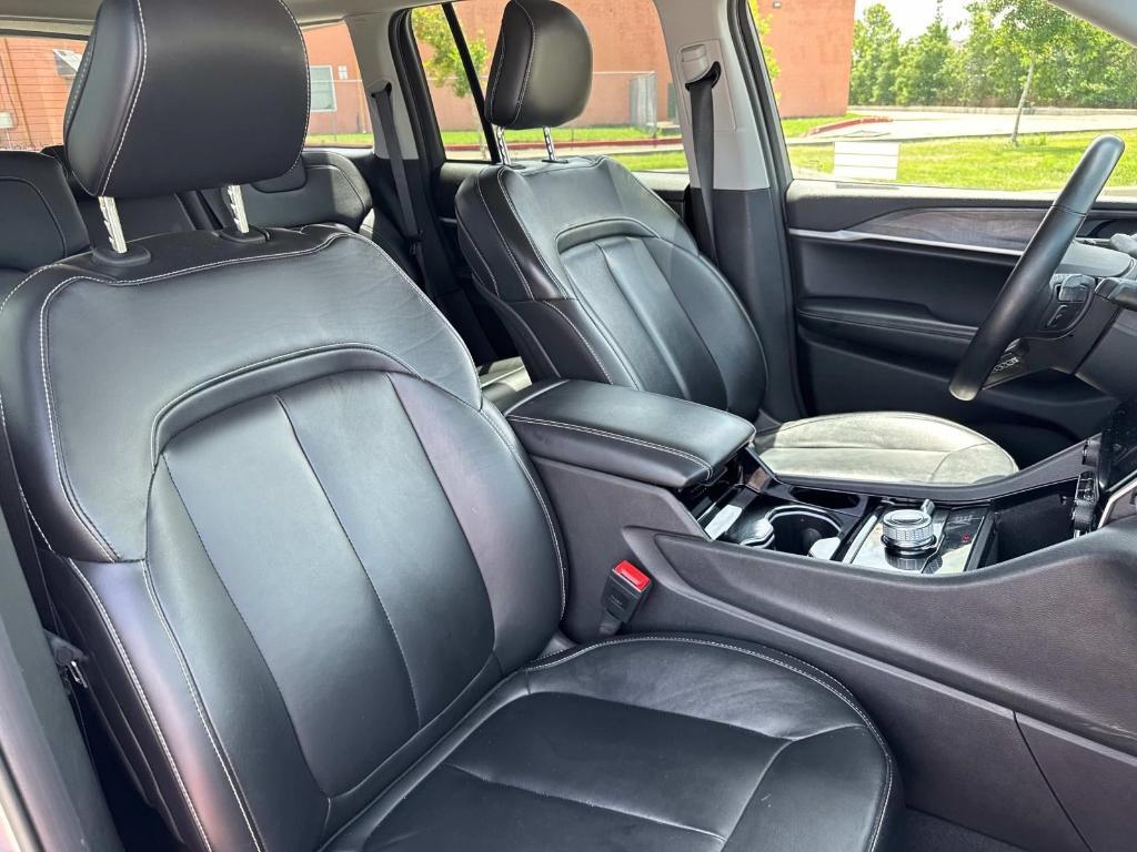 used 2022 Jeep Grand Cherokee car, priced at $33,449