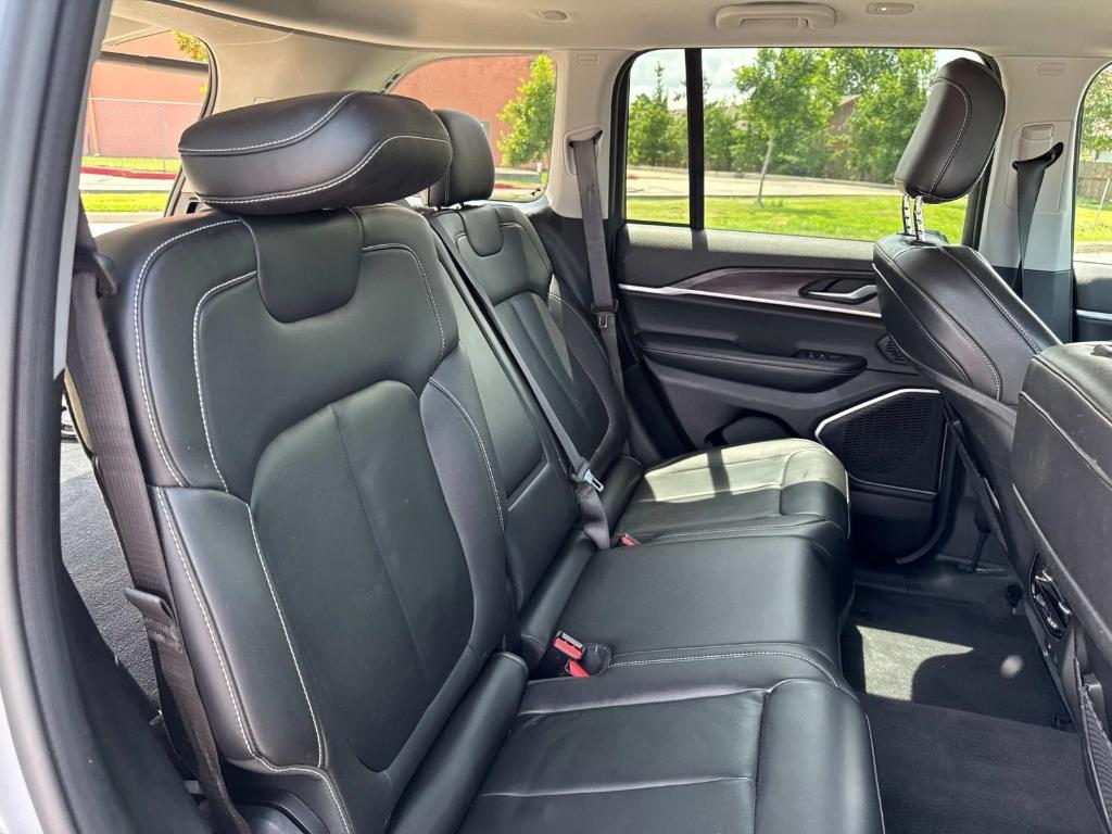 used 2022 Jeep Grand Cherokee car, priced at $33,449