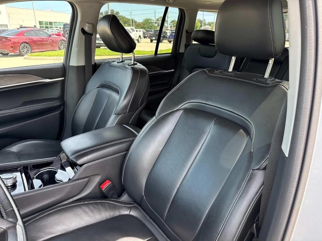 used 2022 Jeep Grand Cherokee car, priced at $33,449