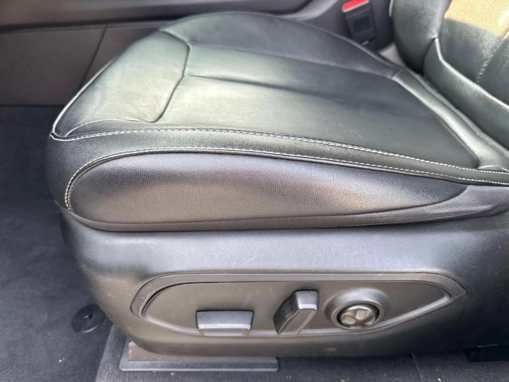 used 2022 Jeep Grand Cherokee car, priced at $30,487