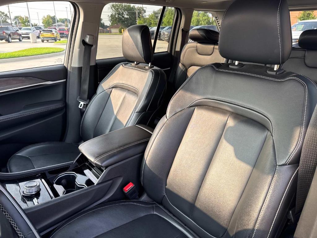 used 2022 Jeep Grand Cherokee car, priced at $30,487