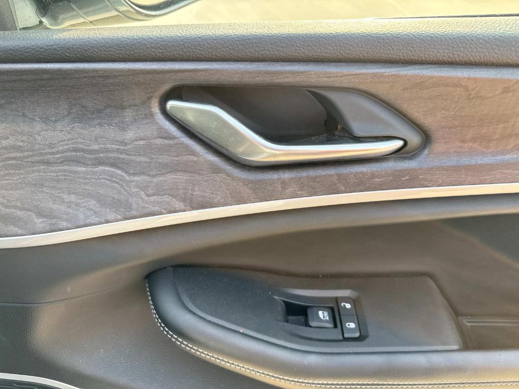 used 2022 Jeep Grand Cherokee car, priced at $30,487