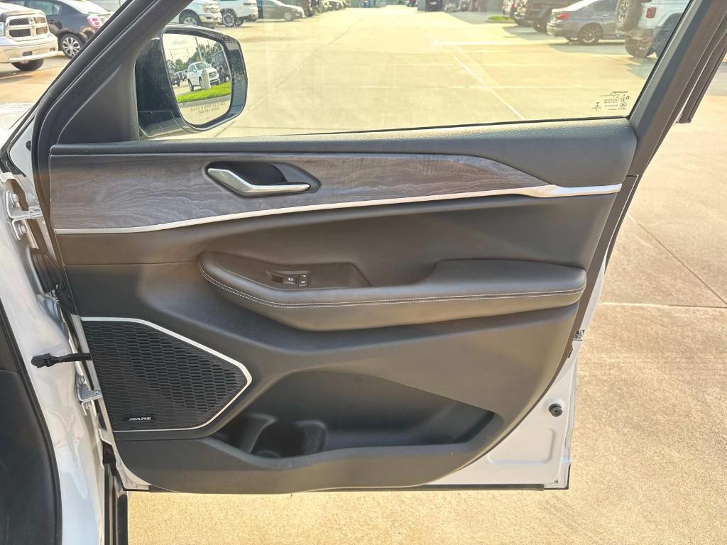 used 2022 Jeep Grand Cherokee car, priced at $30,487