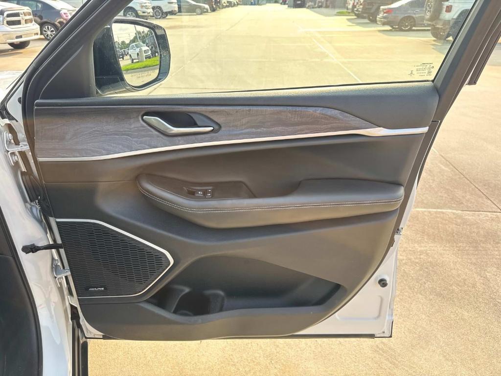 used 2022 Jeep Grand Cherokee car, priced at $30,487