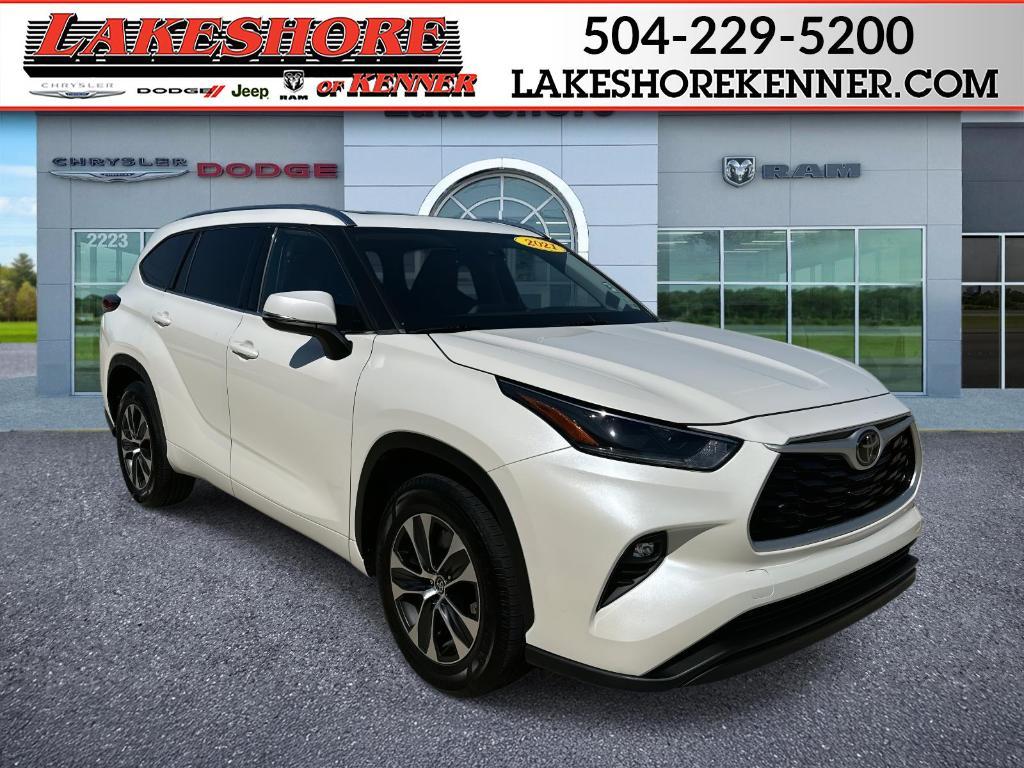 used 2021 Toyota Highlander car, priced at $29,894