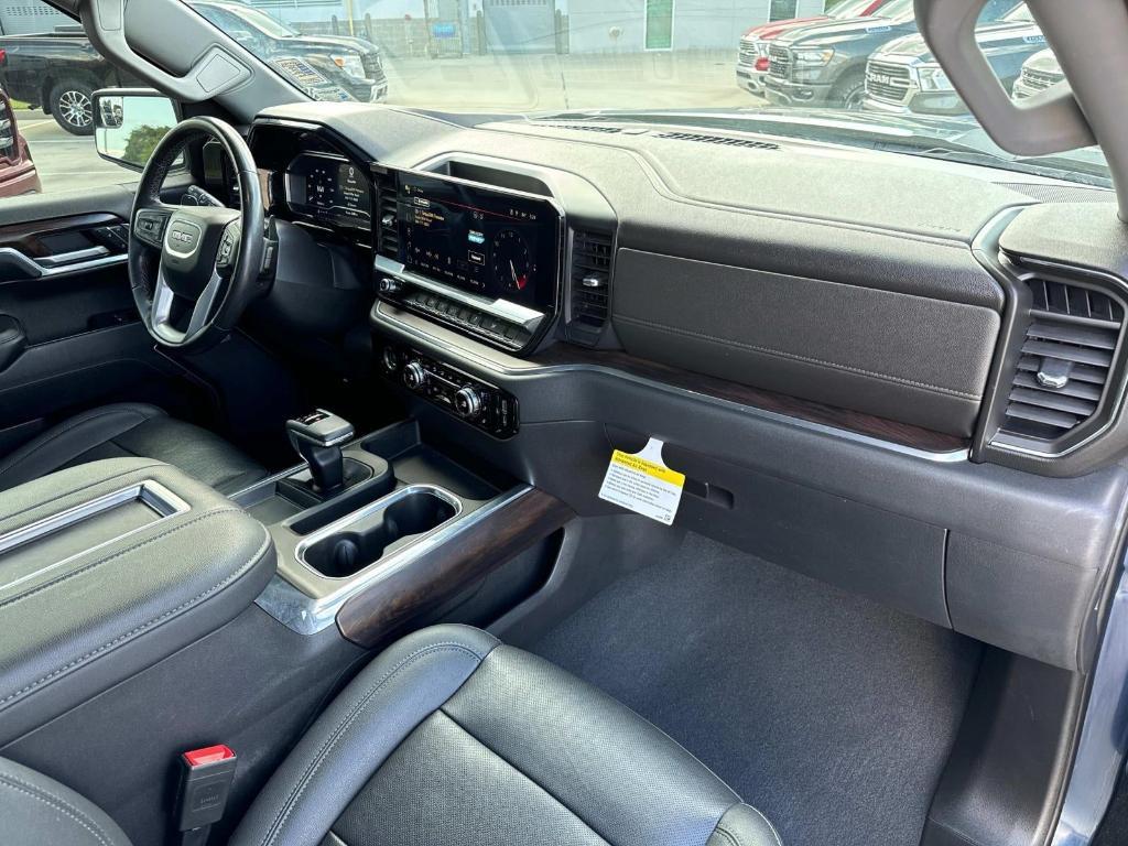 used 2022 GMC Sierra 1500 car, priced at $38,900