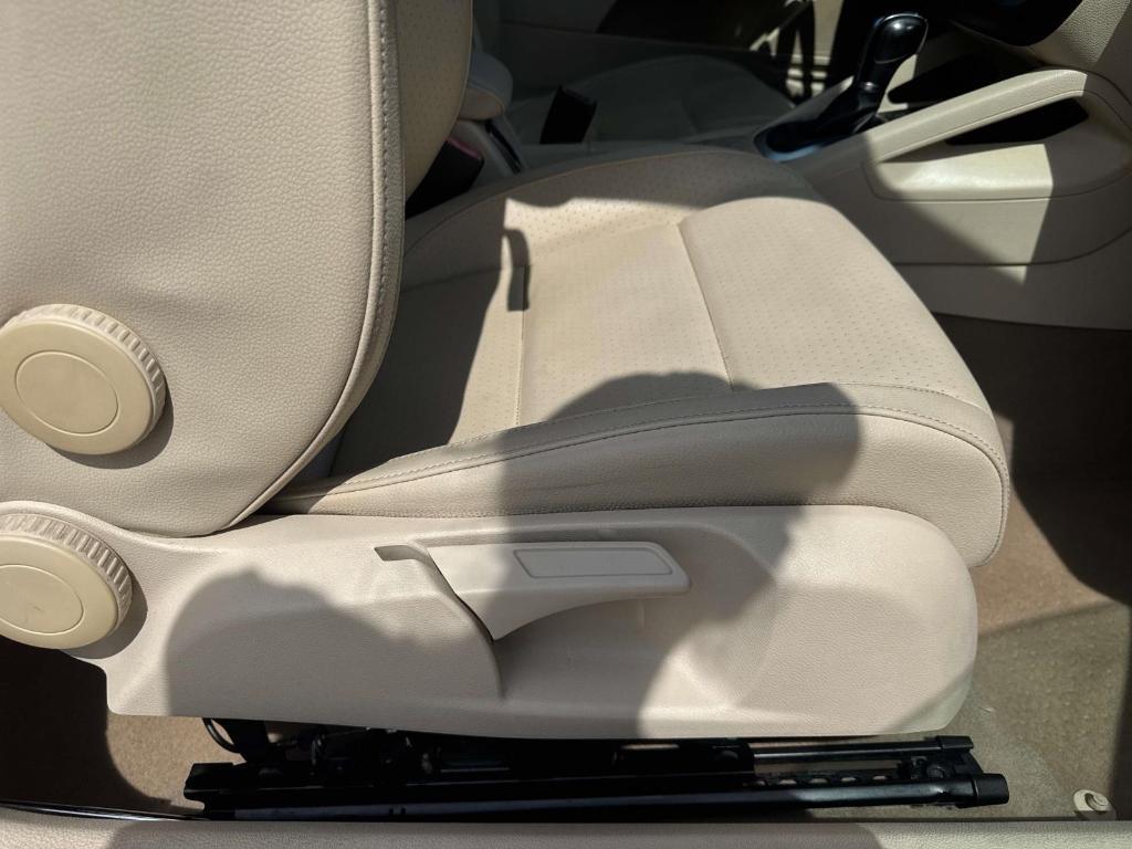 used 2012 Volkswagen Eos car, priced at $9,887