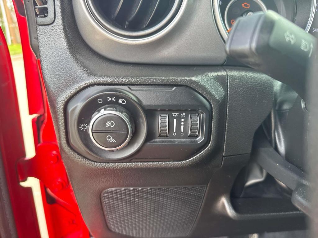 used 2022 Jeep Gladiator car, priced at $25,984