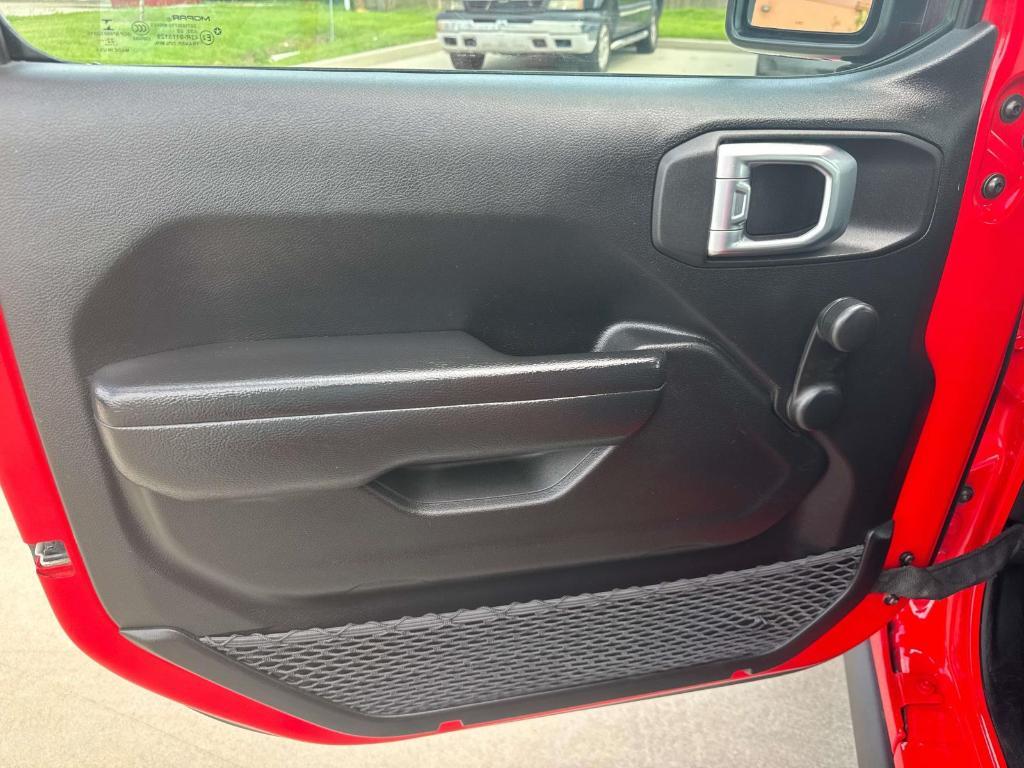 used 2022 Jeep Gladiator car, priced at $25,984