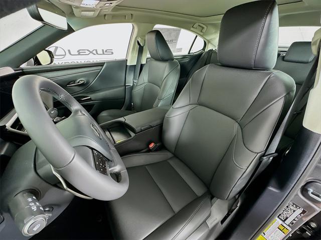 new 2025 Lexus ES 350 car, priced at $51,894