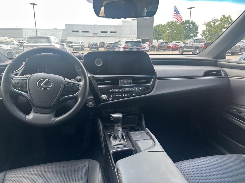 used 2022 Lexus ES 350 car, priced at $37,564