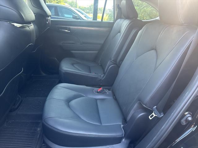 used 2021 Toyota Highlander car, priced at $40,990