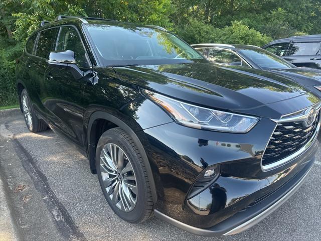 used 2021 Toyota Highlander car, priced at $40,990
