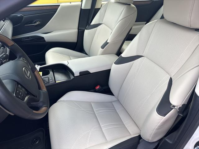 used 2025 Lexus ES 300h car, priced at $54,990