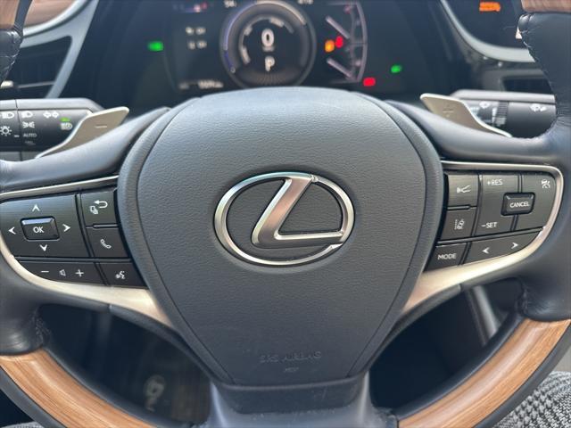 used 2025 Lexus ES 300h car, priced at $54,990