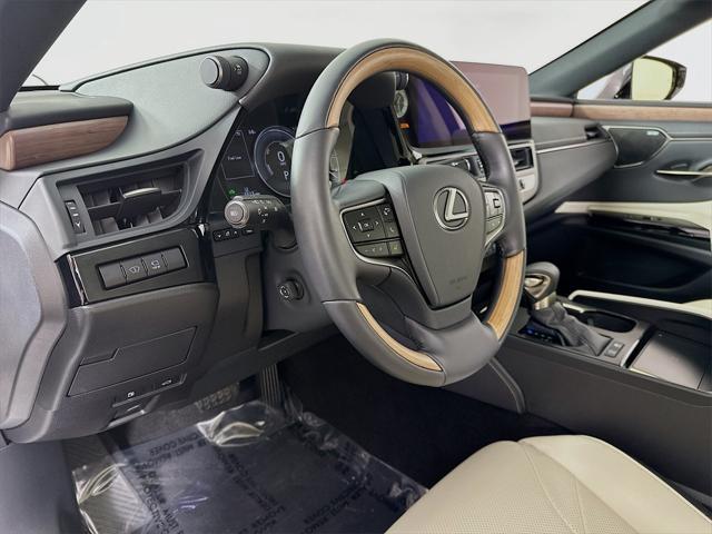 used 2025 Lexus ES 300h car, priced at $54,990