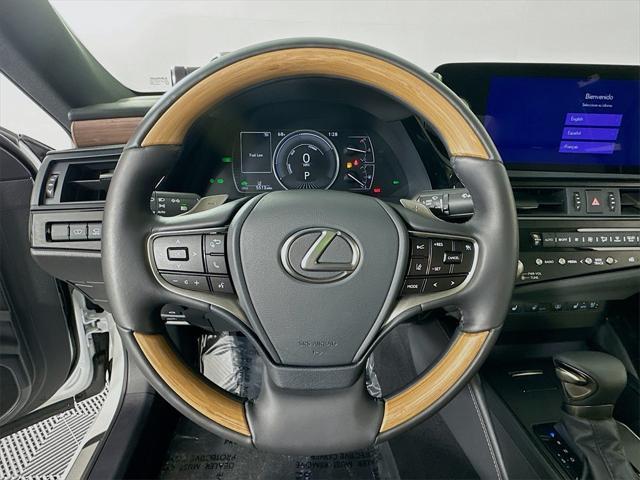 used 2025 Lexus ES 300h car, priced at $54,990