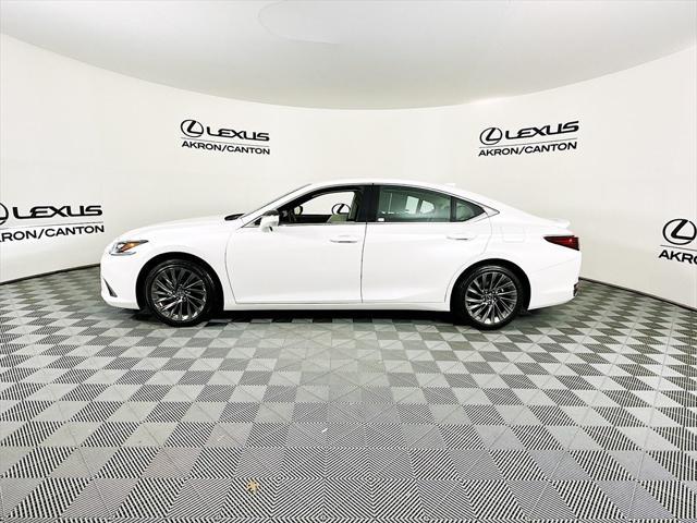 used 2025 Lexus ES 300h car, priced at $54,990
