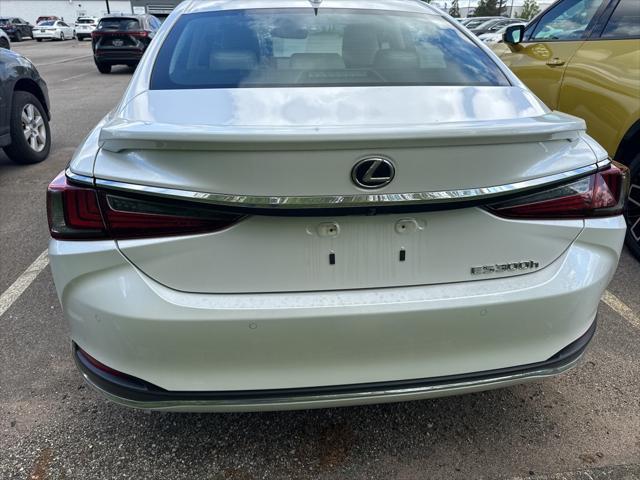 used 2025 Lexus ES 300h car, priced at $54,990