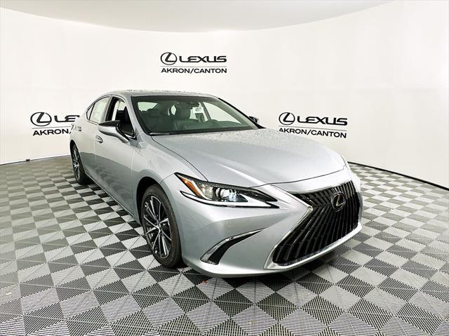 new 2025 Lexus ES 300h car, priced at $51,394