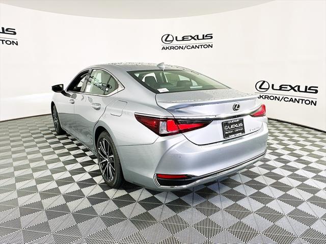 new 2025 Lexus ES 300h car, priced at $51,394