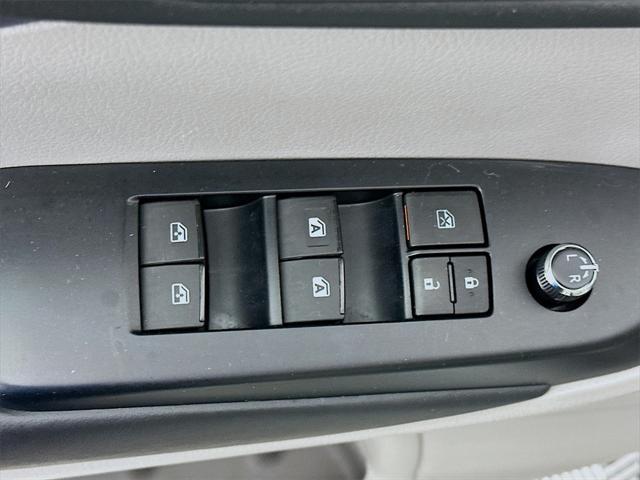 used 2017 Toyota Highlander car, priced at $22,490