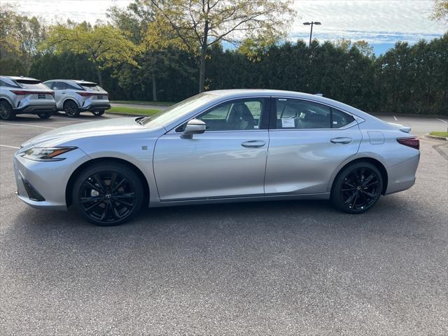 new 2025 Lexus ES 300h car, priced at $53,109