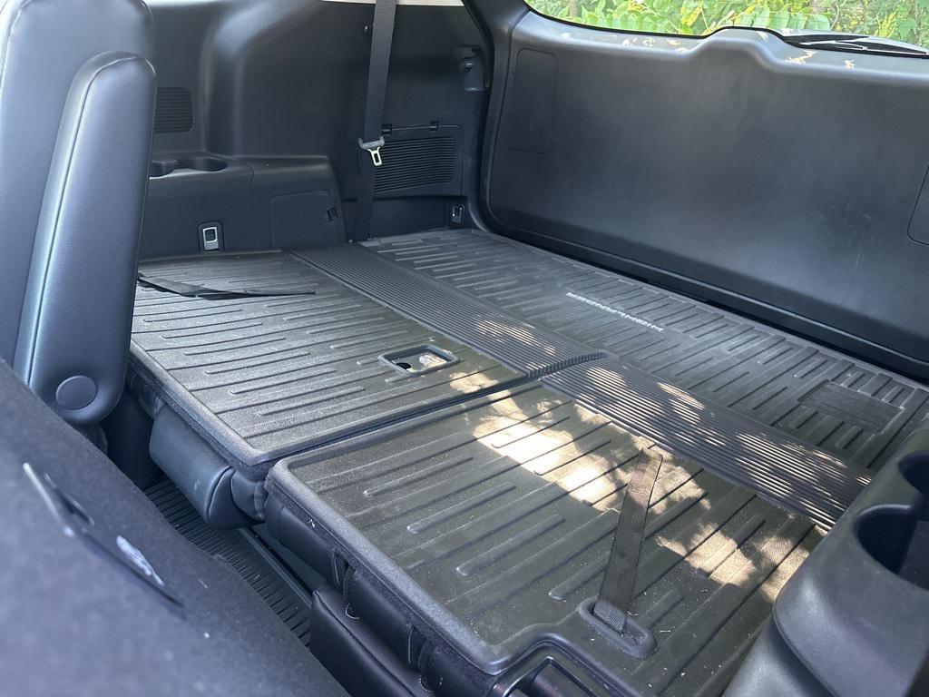 used 2022 Toyota Highlander car, priced at $38,549