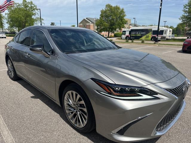 used 2020 Lexus ES 300h car, priced at $41,990
