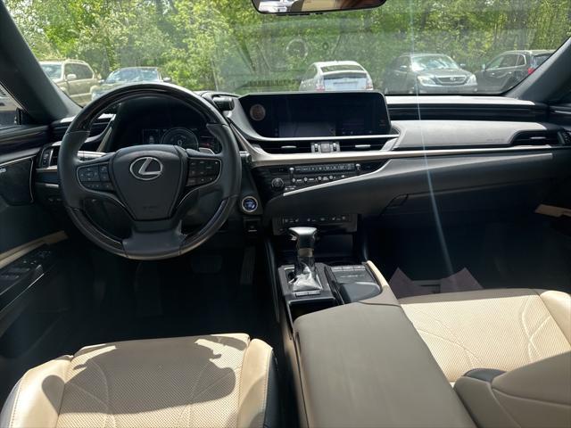 used 2020 Lexus ES 300h car, priced at $41,990