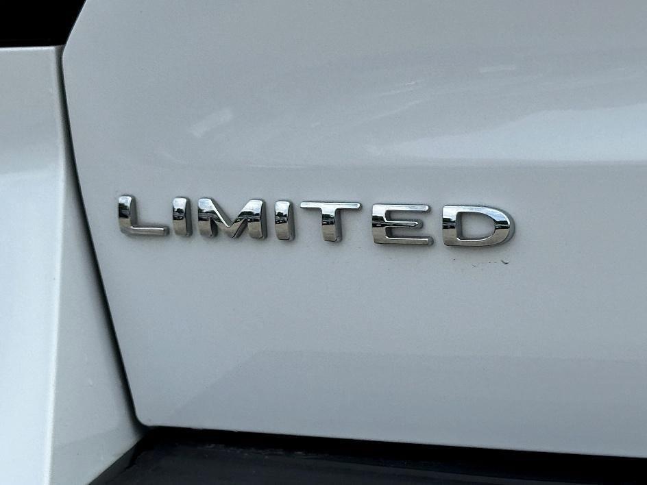 used 2023 Ford Expedition car, priced at $37,400