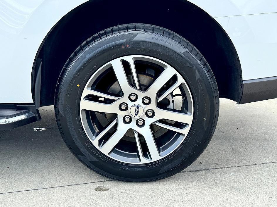 used 2023 Ford Expedition car, priced at $37,400