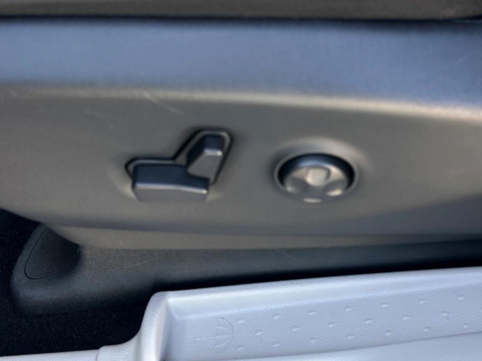 used 2024 Chrysler Pacifica car, priced at $22,200