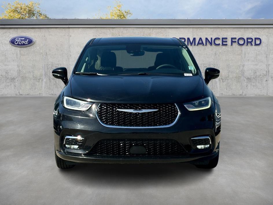 used 2024 Chrysler Pacifica car, priced at $22,200
