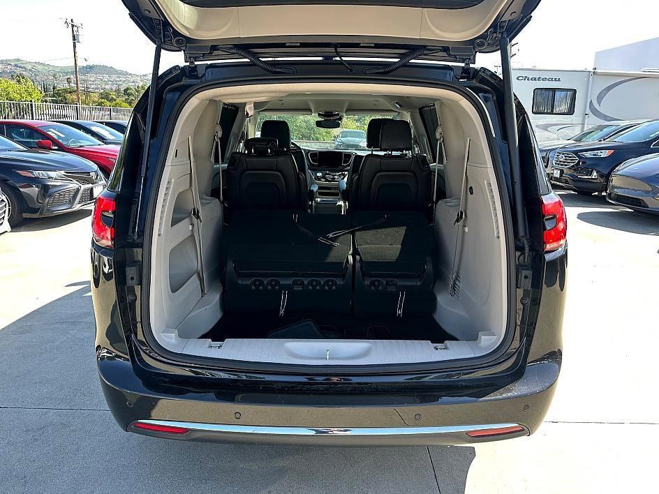 used 2024 Chrysler Pacifica car, priced at $22,200