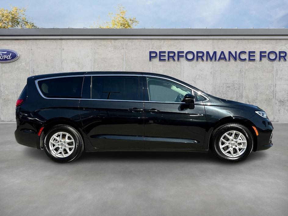 used 2024 Chrysler Pacifica car, priced at $22,200